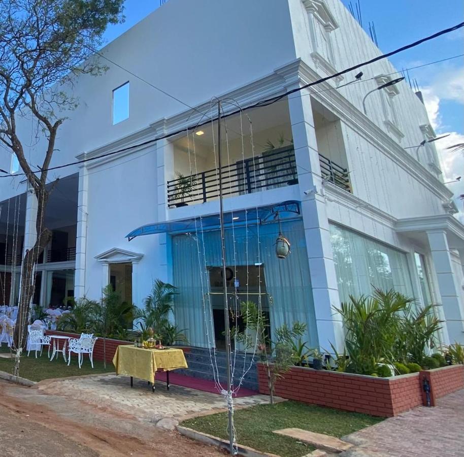 Hotel Northway Vavuniya Экстерьер фото