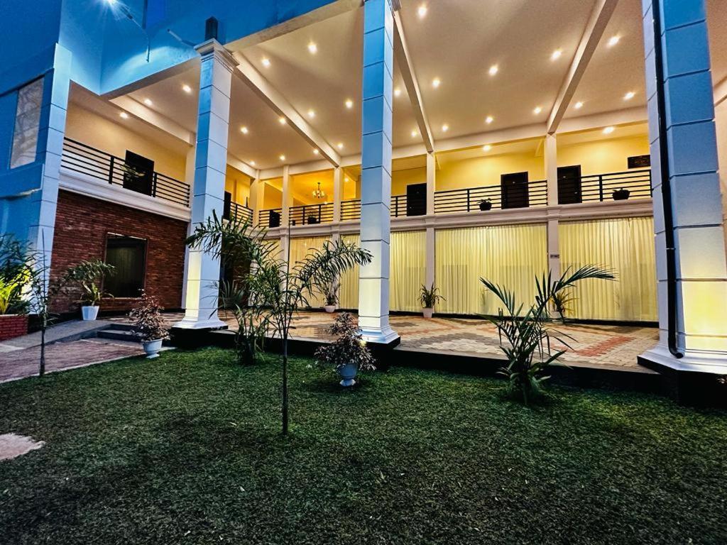 Hotel Northway Vavuniya Экстерьер фото