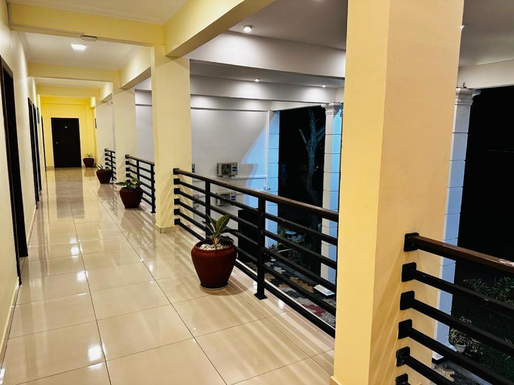 Hotel Northway Vavuniya Экстерьер фото