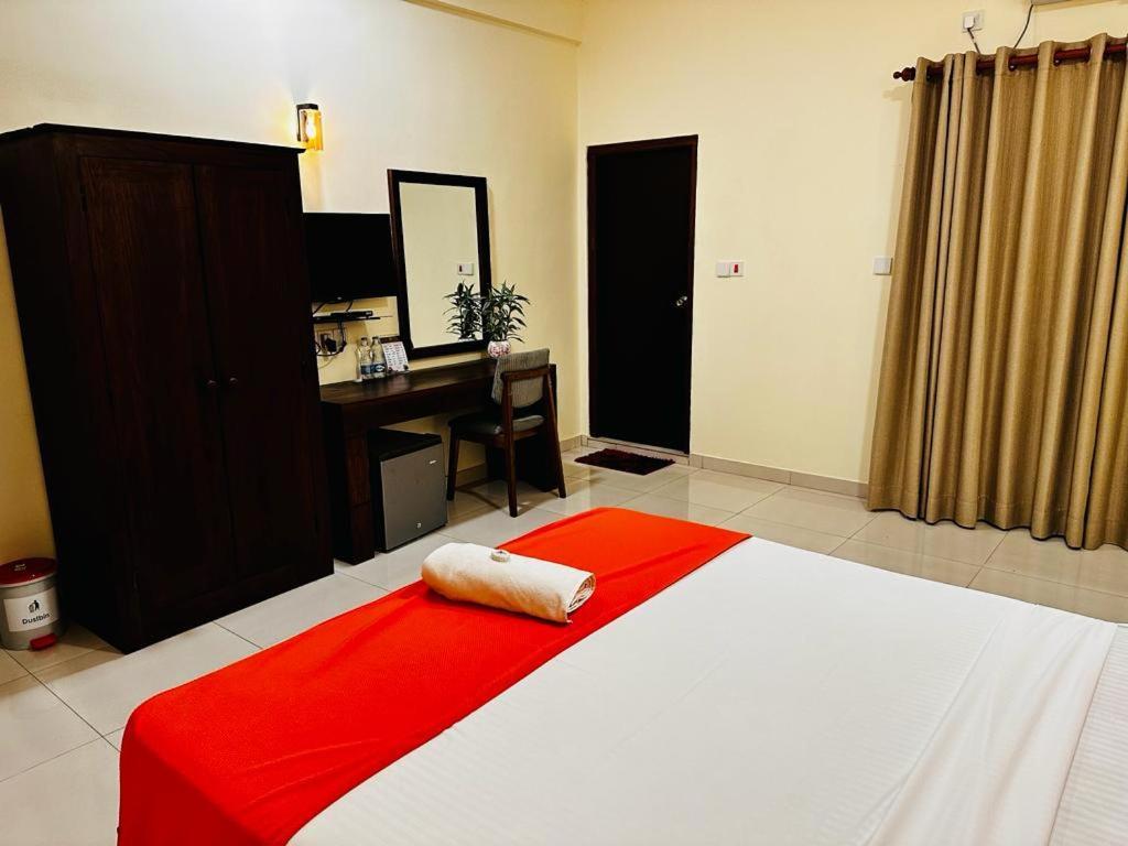 Hotel Northway Vavuniya Экстерьер фото