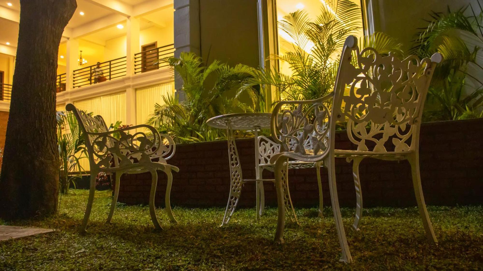 Hotel Northway Vavuniya Экстерьер фото