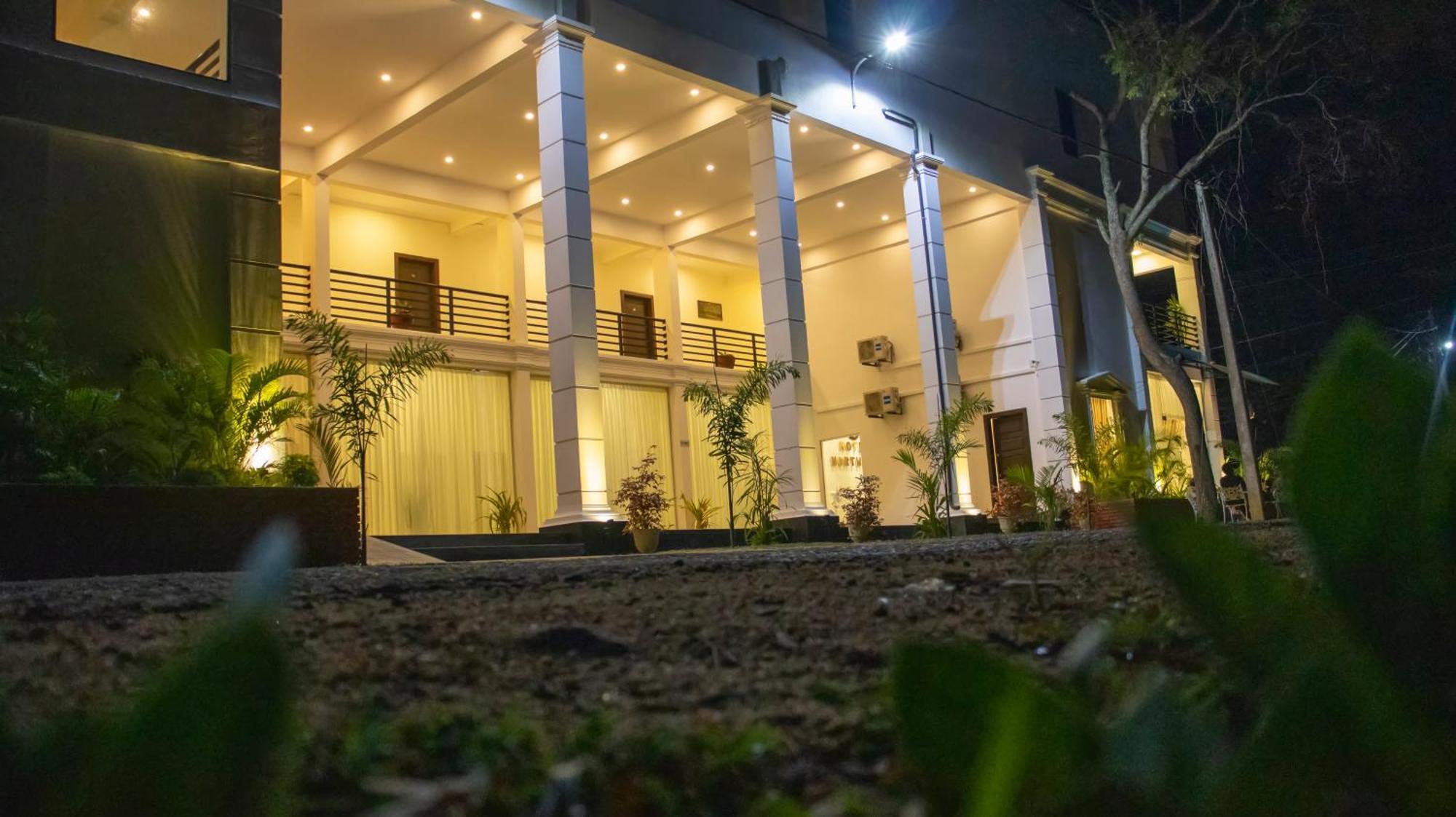 Hotel Northway Vavuniya Экстерьер фото