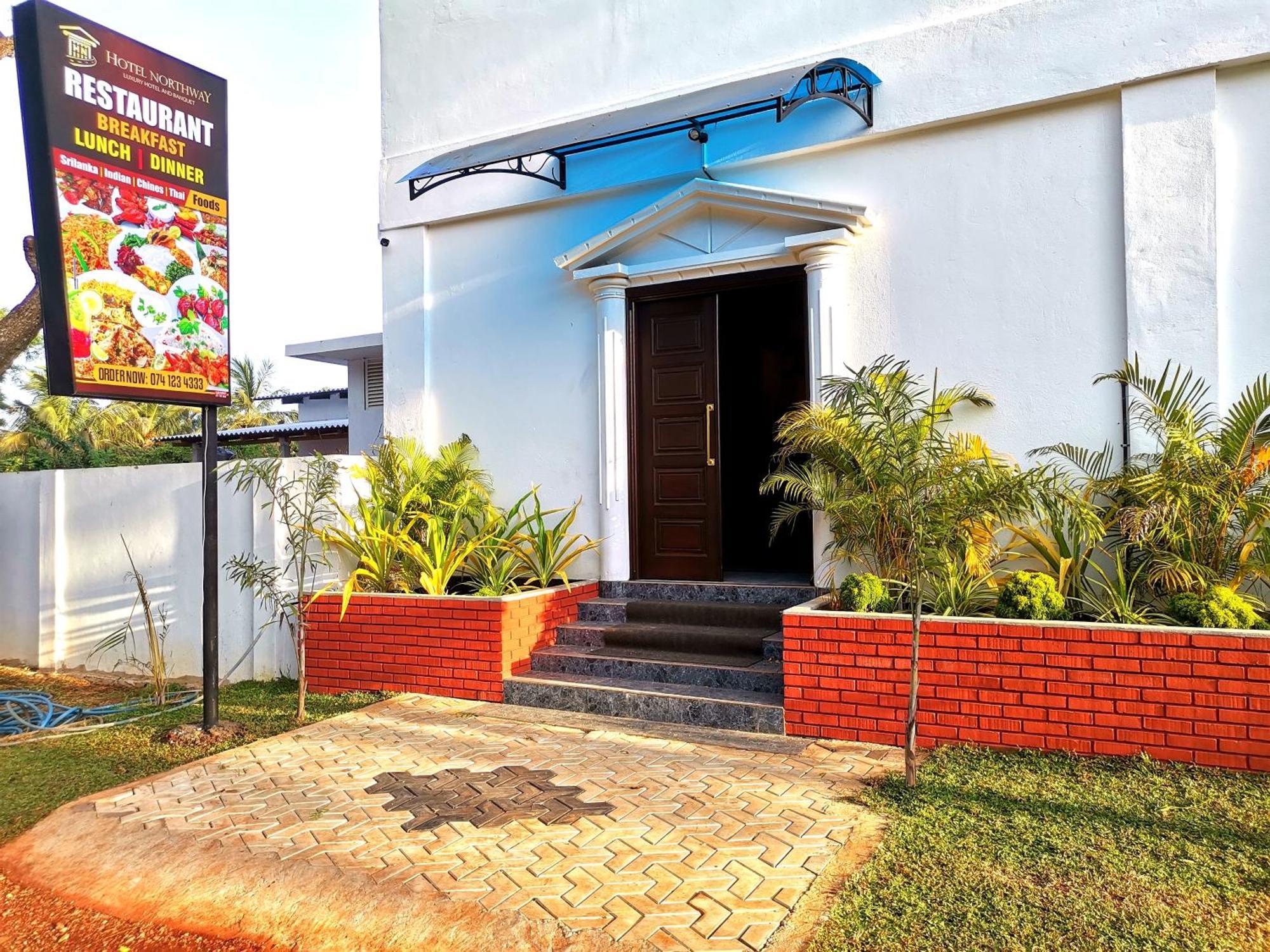 Hotel Northway Vavuniya Экстерьер фото